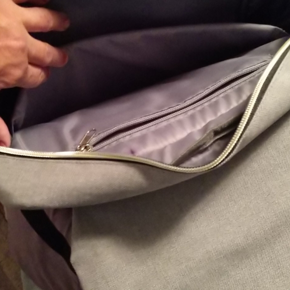 Man Er Wei Backpack with Laptop Pocket - Picture 11 of 14